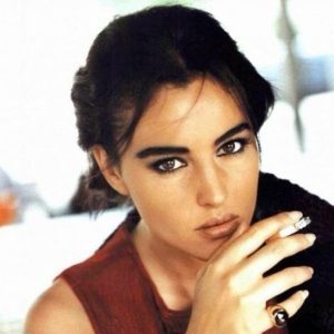 Моника Беллуччи в молодости: путь от провинциальной девушки до иконы европейского кино