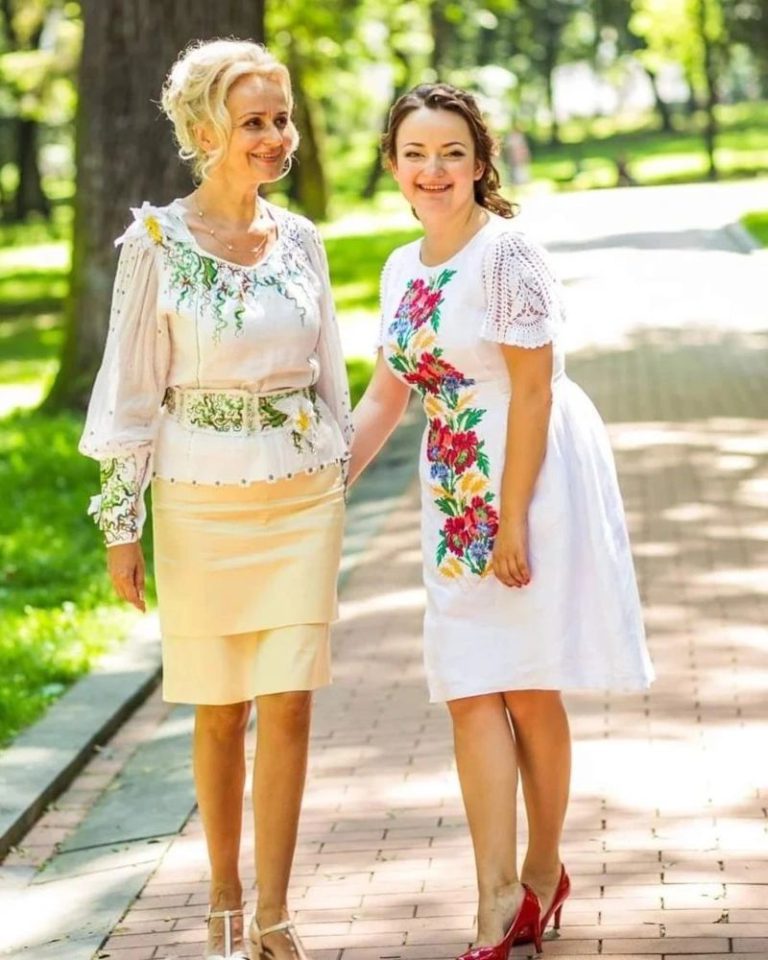 Ирина Фарион в молодости: биография, личная жизнь, карьера и редкие фото