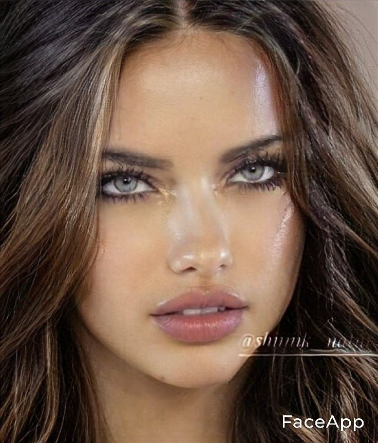 адриана лима в молодости: путь от бразильской школьницы до звезды Victoria’s Secret