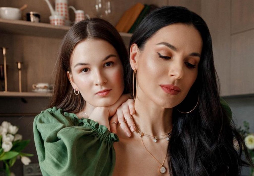 Маша Ефросинина в молодости: становление, карьера и личная жизнь