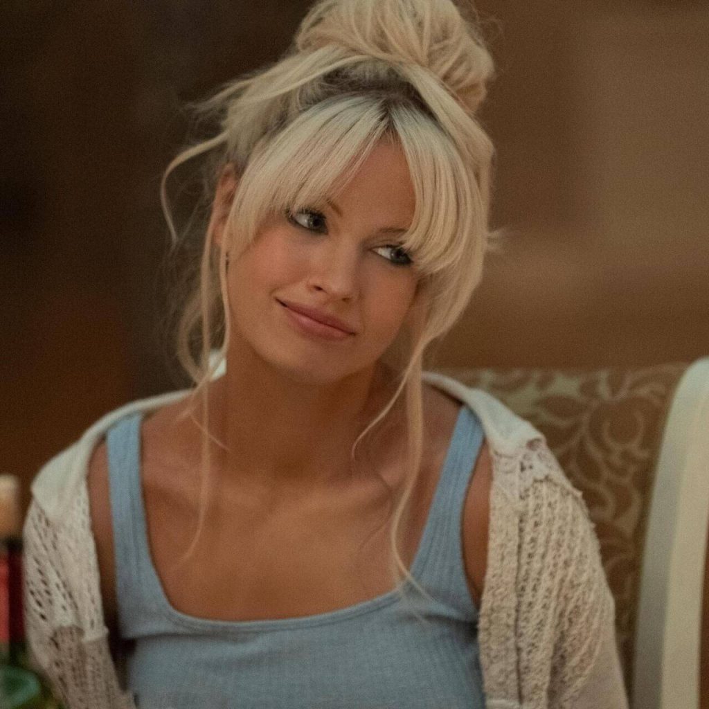 Памела Андерсон в молодости: путь от скромной девушки из Канады до иконы 90‑х