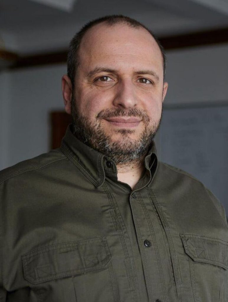 Рустем Умеров Жена: подробности личной жизни и влияния на карьеру