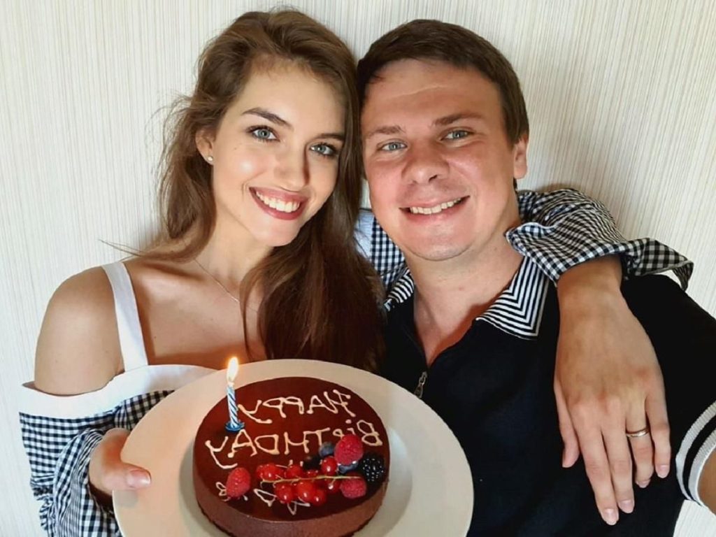 Жена Комарова: подробности биографии, личной жизни и карьеры