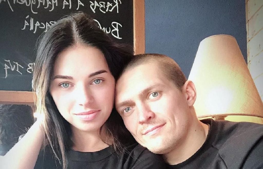 Жена Усика — Александра Усик: биография, личная жизнь и роль в карьере чемпиона