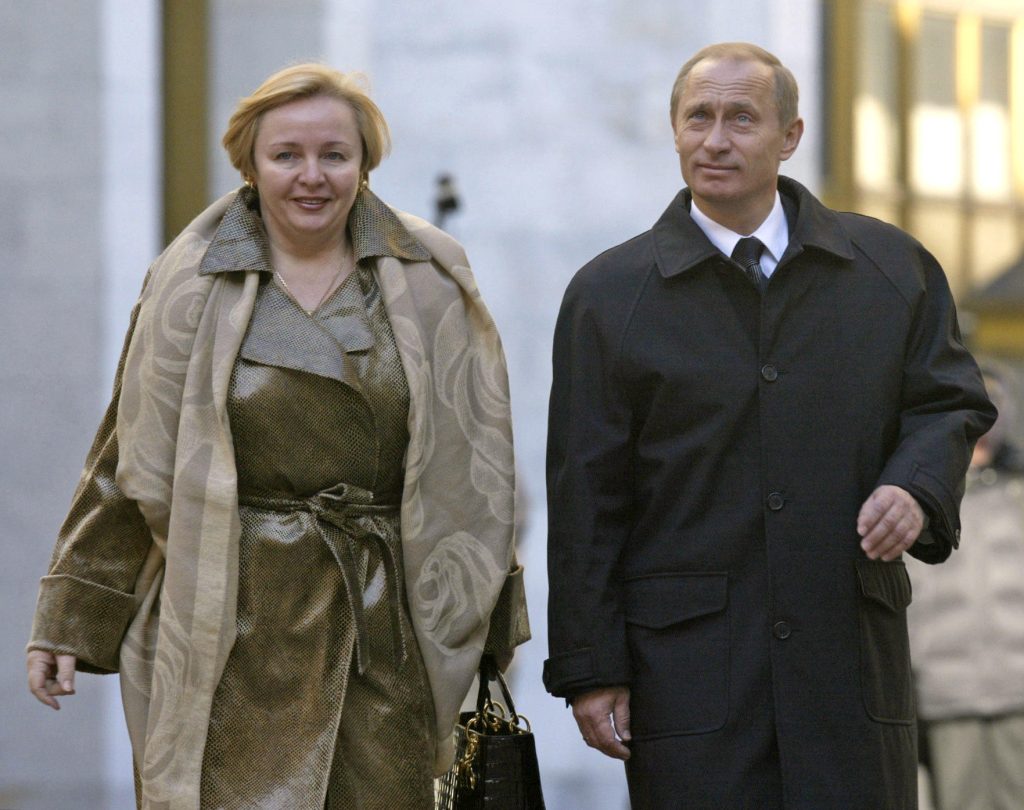 Жена Путина: Биография, Личная жизнь и Роль в судьбе российского лидера