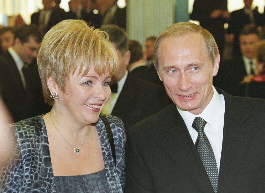 Жена Путина: Биография, Личная жизнь и Роль в судьбе российского лидера