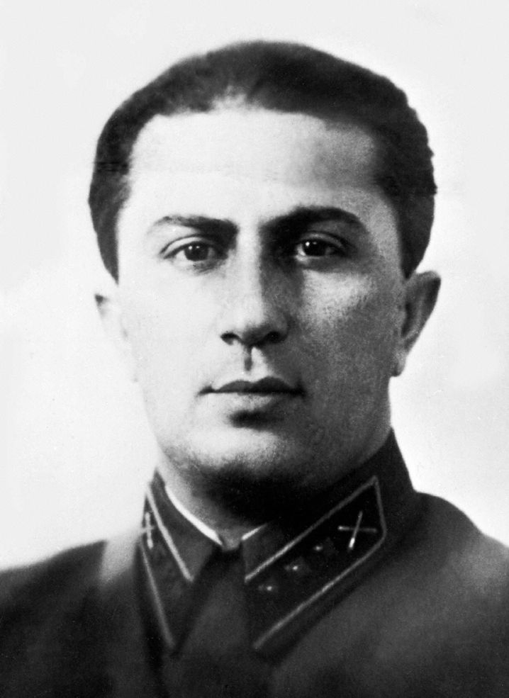 Сын Сталина: биография, личная жизнь и карьера Василия Джугашвили
