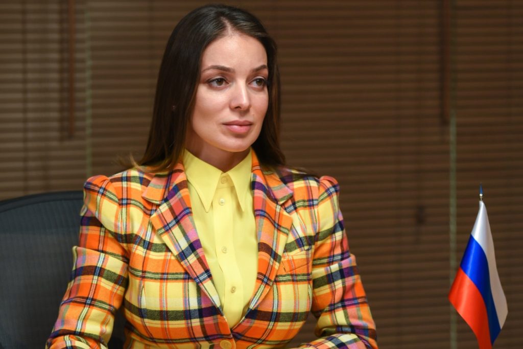Зарина Догузова Любовница: биография, личная жизнь и карьера