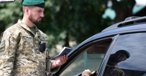 Когда лучше пересекать границу, чтобы не «застрять»: пограничники дали советы